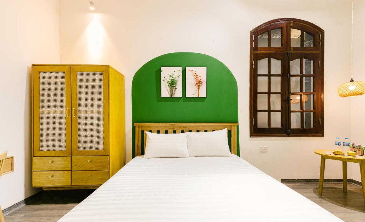 Eden Westlake - The Art 3* Hà Nội